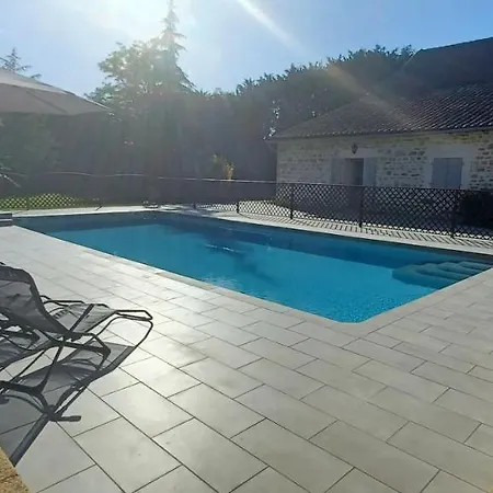 게스트하우스 Domaine De L'asenon 3*
