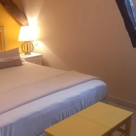 Domaine De L'asenon 3* Causse-et-Diege