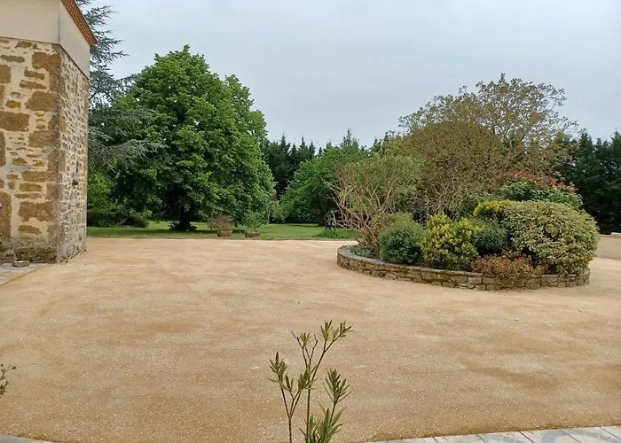 ゲストハウス Domaine De L'asenon 3*