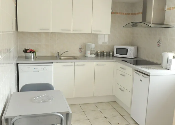 Domaine De L'asenon 3* Causse-et-Diege